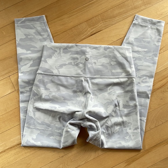 lululemon Wunder Under 7/8 Tights - Picture 6 of 6